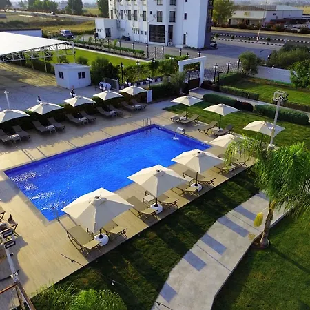 Hotell Cezar's Airport