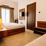 Otel Cezar's Airport 3*